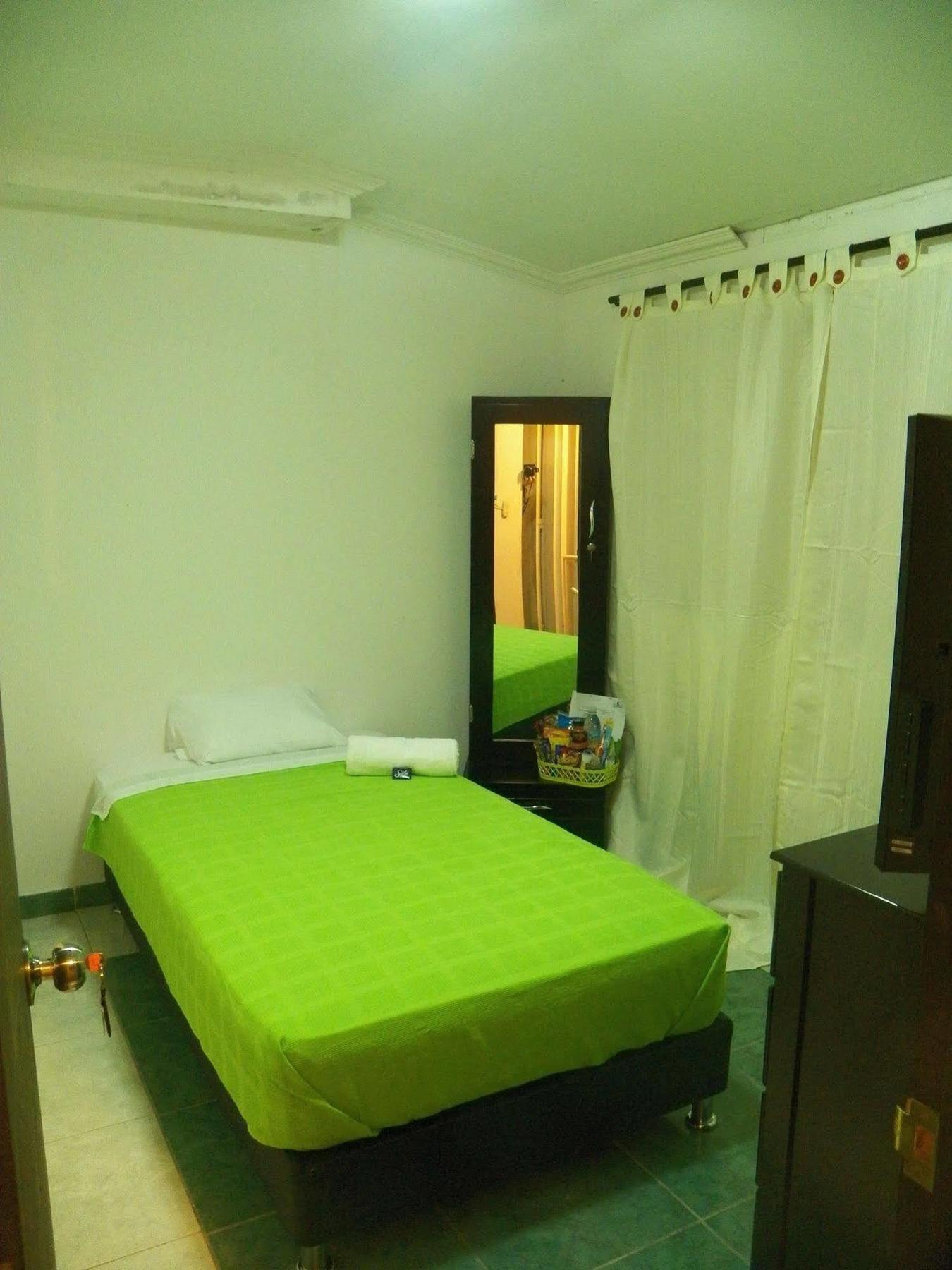 Hostal Deluxe Santander Manizales Eksteriør billede