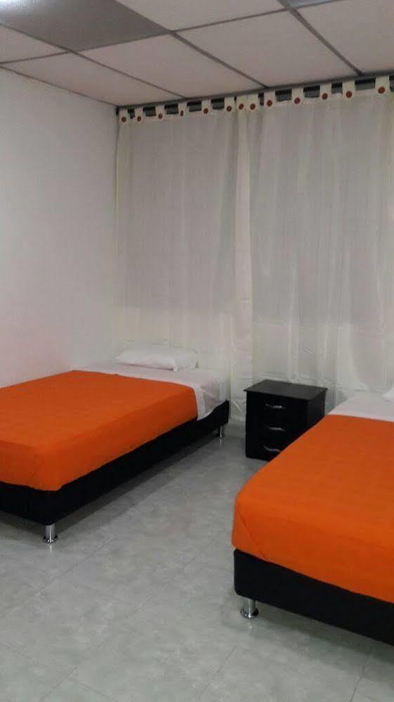 Hostal Deluxe Santander Manizales Eksteriør billede
